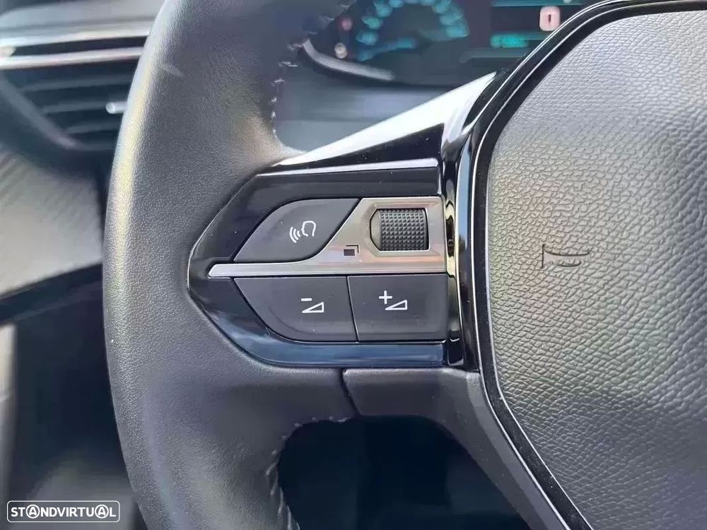 Peugeot e-2008 50 kWh Allure Pack - 31