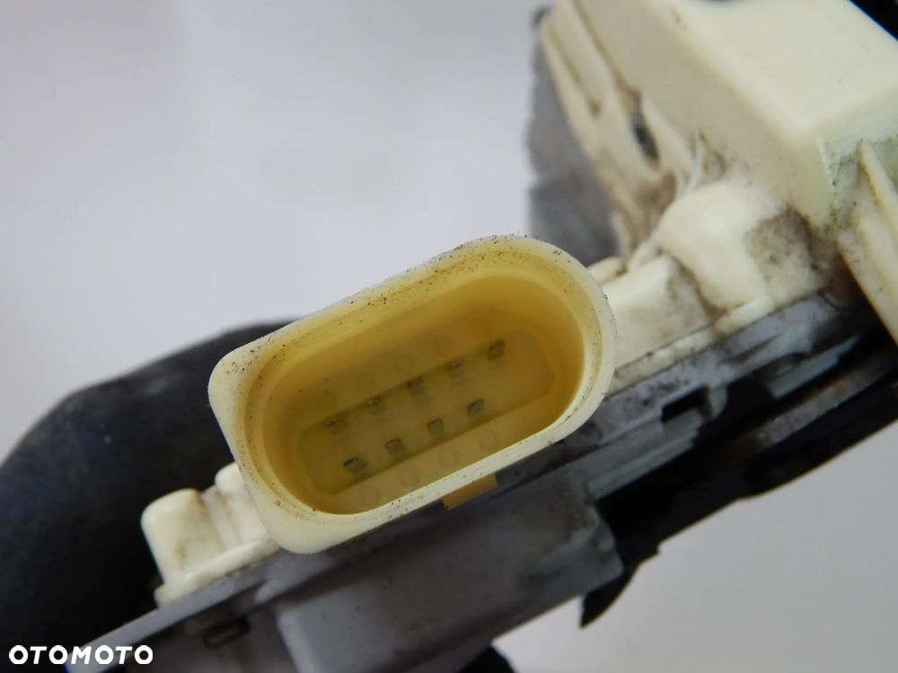 Zamek drzwi przód VW Passat B6 Golf Touran Jetta  05-12   Łuków części - 5