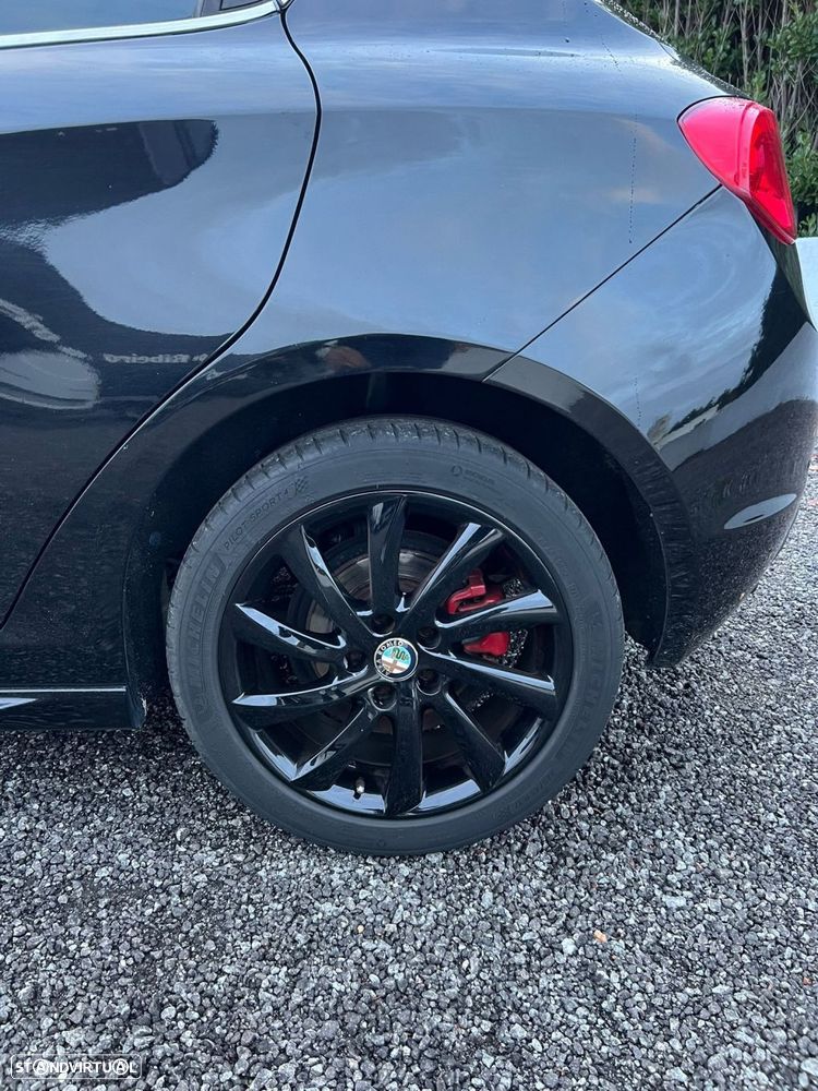 Alfa Romeo Giulietta 1.6 JTDM Distinctive - 14