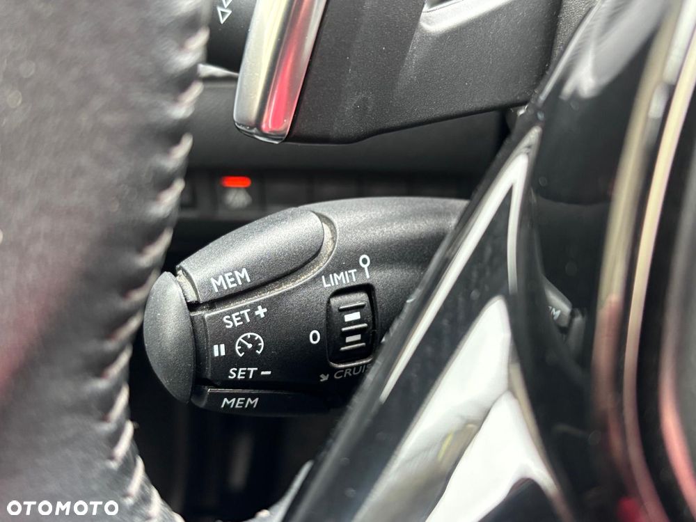 Peugeot 2008 1.5 BlueHDi GT Pack S&S EAT8 - 35