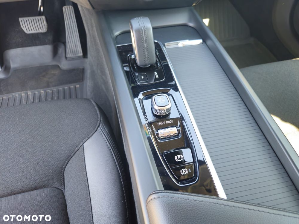 Volvo V60 B4 D Momentum Pro - 2