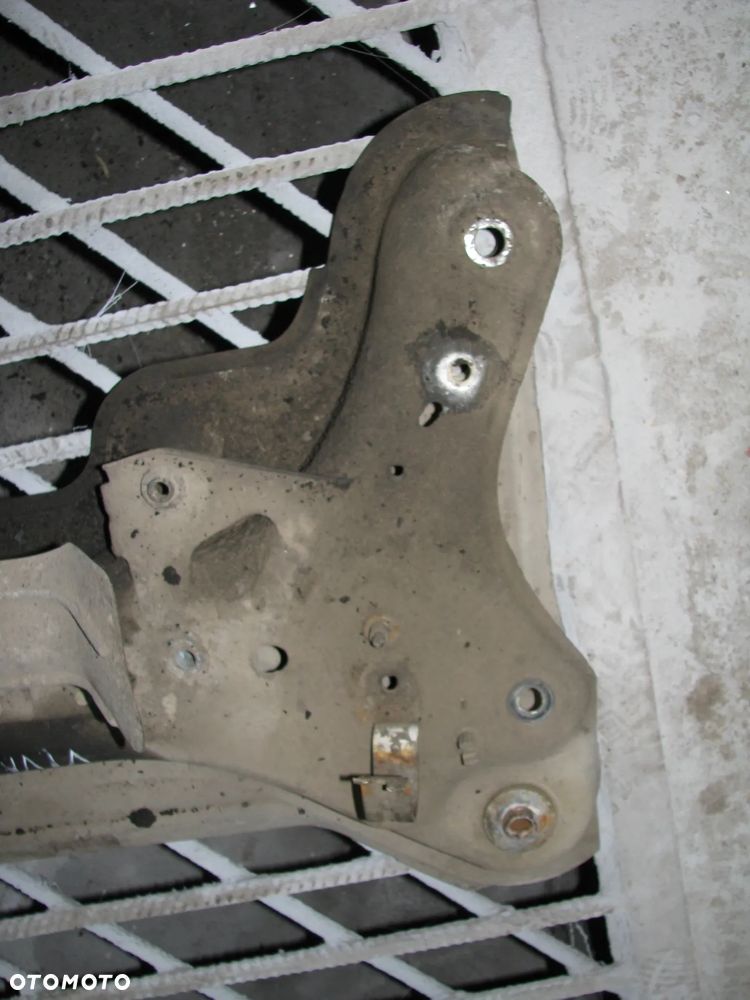 WÓZEK SANKI PRZÓD TRAFIC II VIVARO A 1.9 DCI - 2