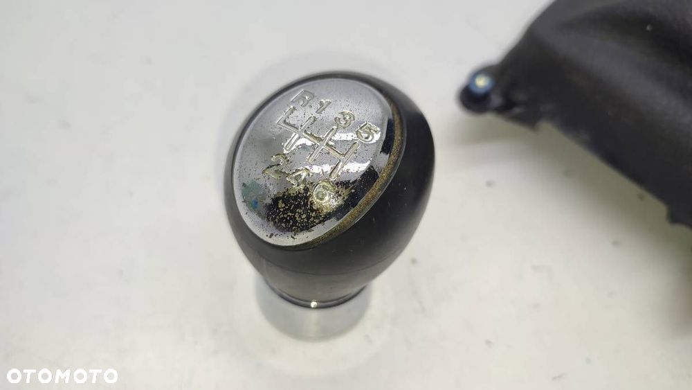 MIESZEK GAŁKA ZMIANY BIEGÓW 6B MAZDA 6 I GM1B6696X - 2