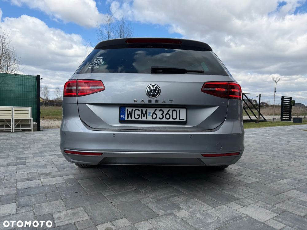 Volkswagen Passat 2.0 TDI SCR DSG Comfortline - 20