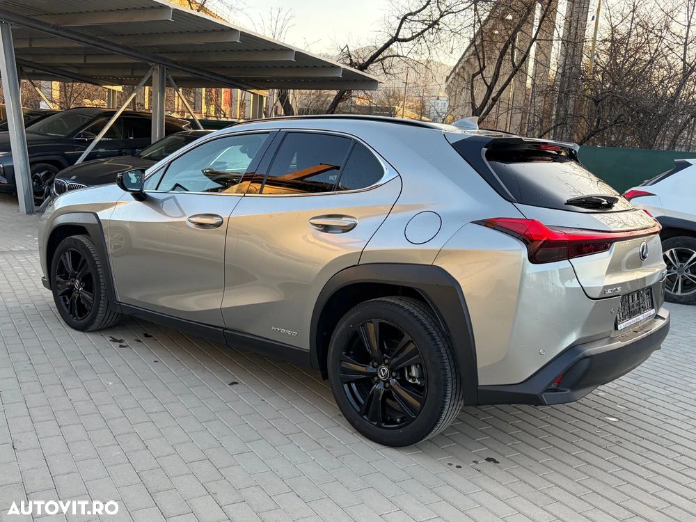 Lexus UX - 11