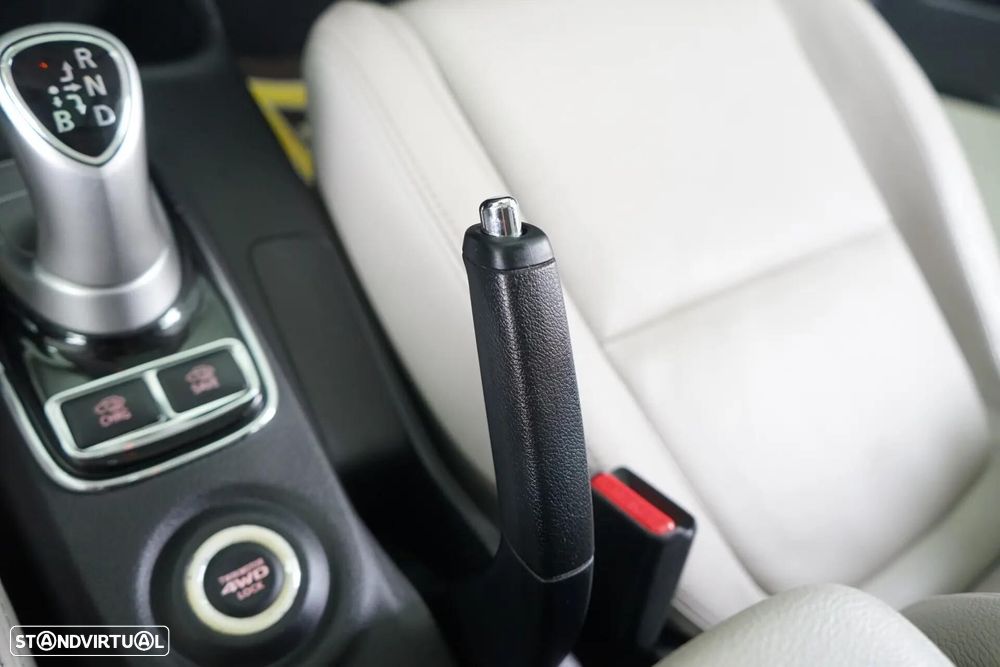 Mitsubishi Outlander 2.0 4WD - 35