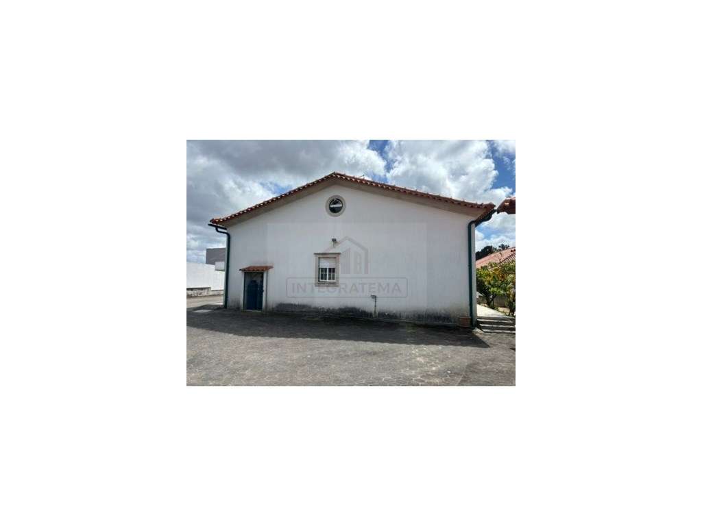 Moradia de arquitetura tradicional portuguesa - Grande imagem: 3/12