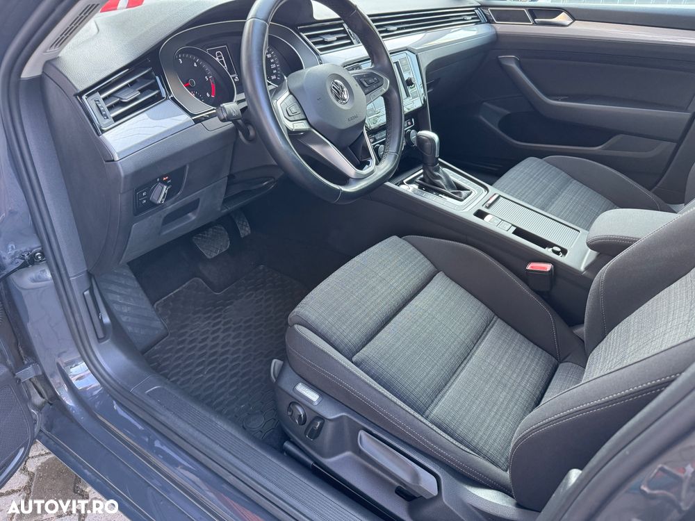 VOLKSWAGEN Passat 2020 — imagine 17