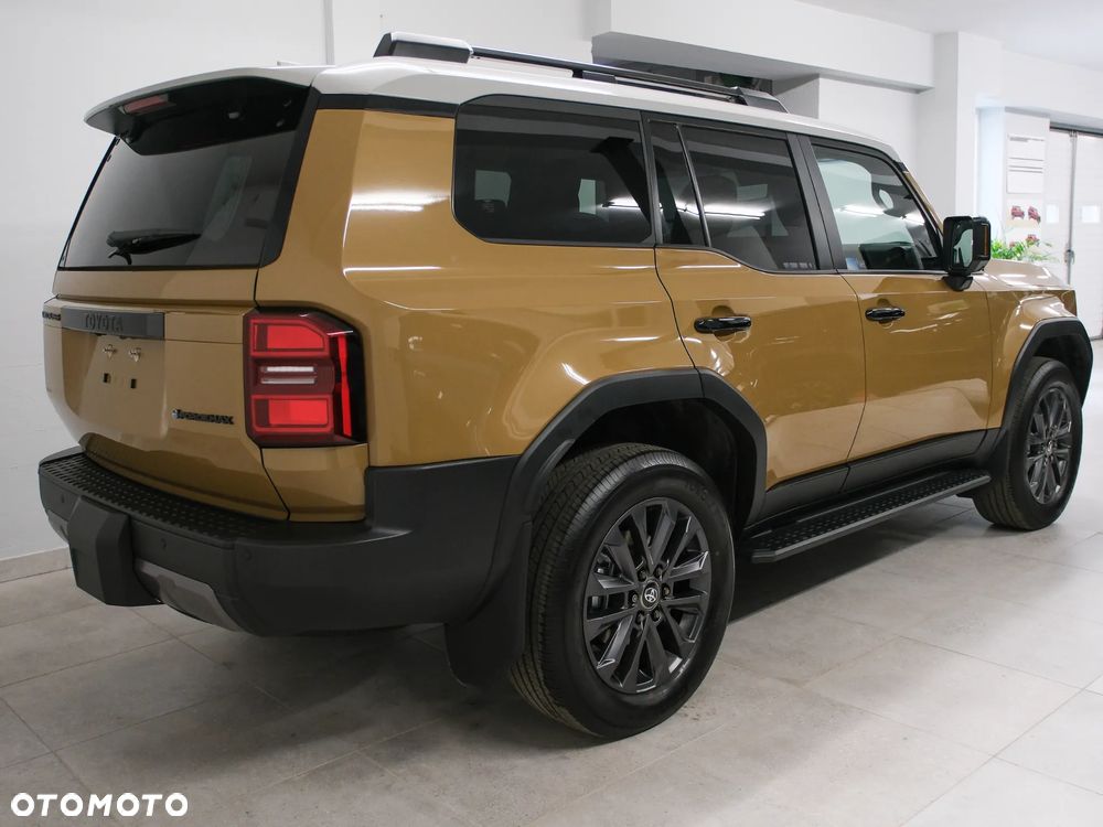 Toyota Land Cruiser - 4