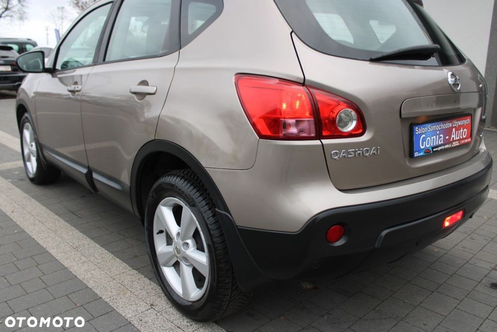 Nissan Qashqai 2.0 dCi 4 x 4 DPF tekna - 16