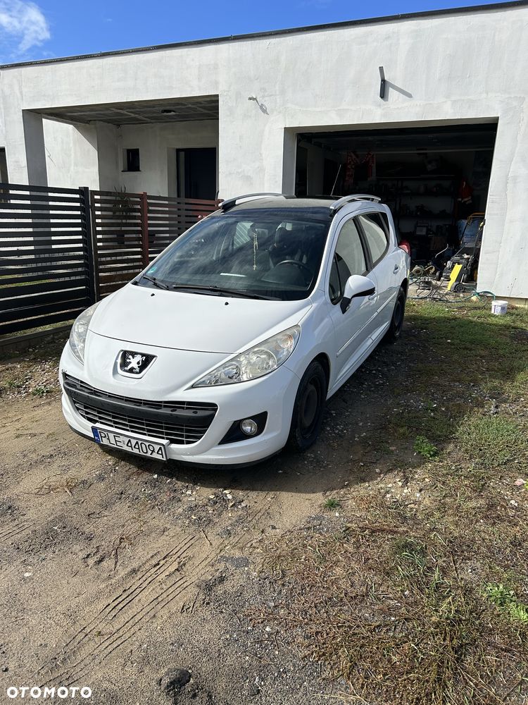 Peugeot 207 - 1
