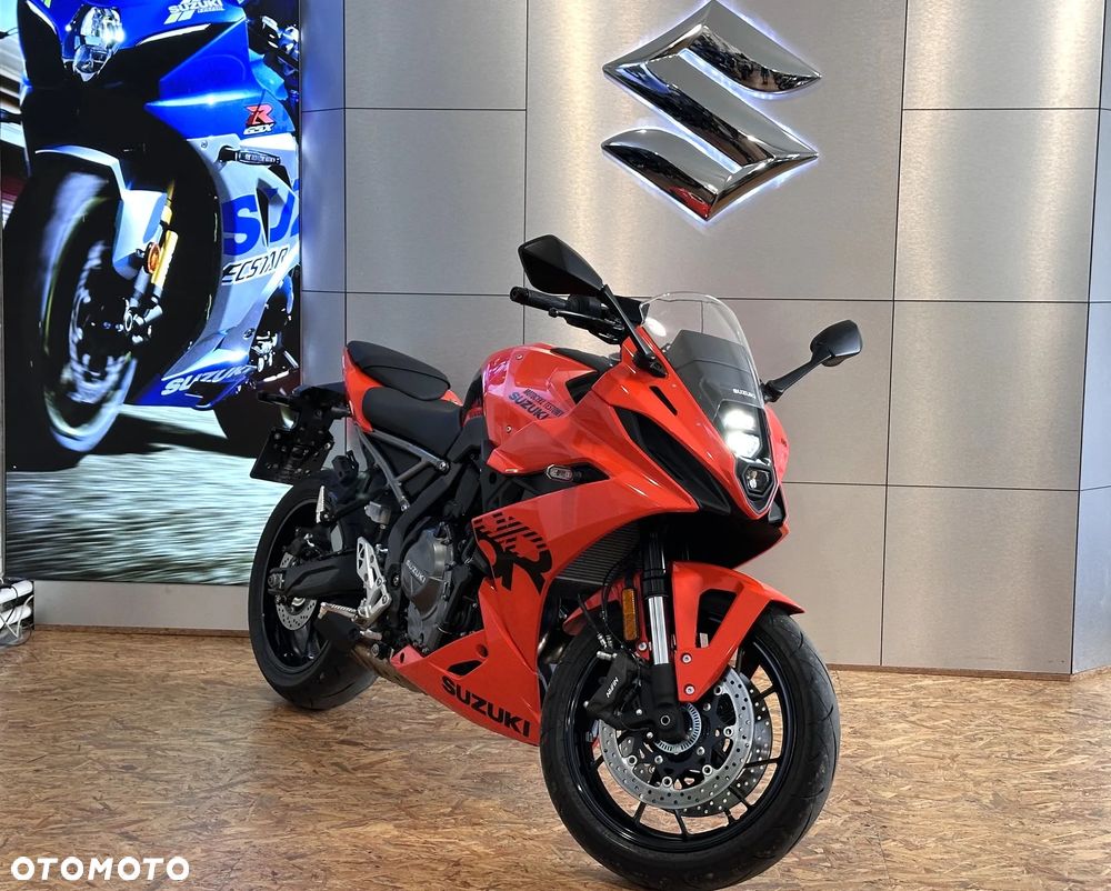 Suzuki GSX - 2