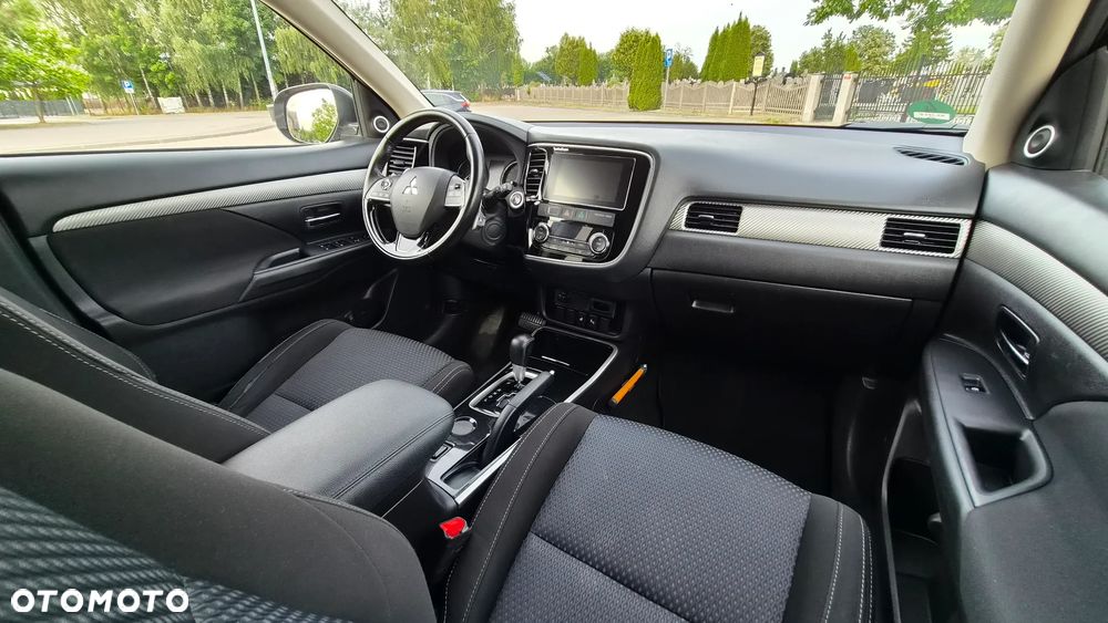 Mitsubishi Outlander 2.0 Intense 2WD CVT - 19