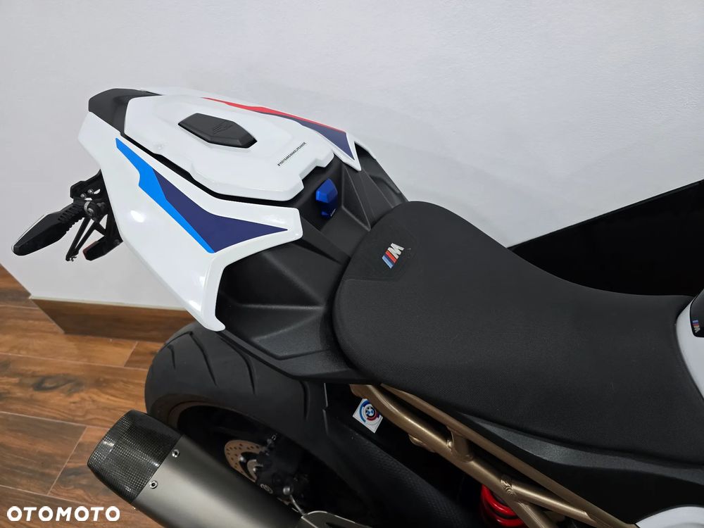 BMW S - 24