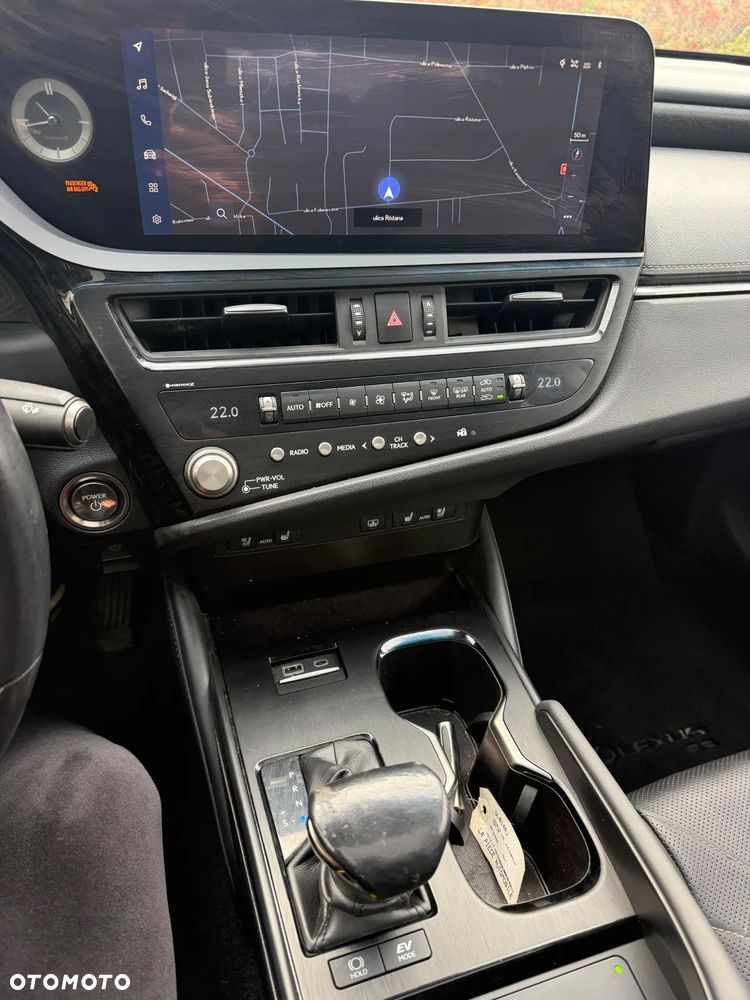 Lexus ES - 13