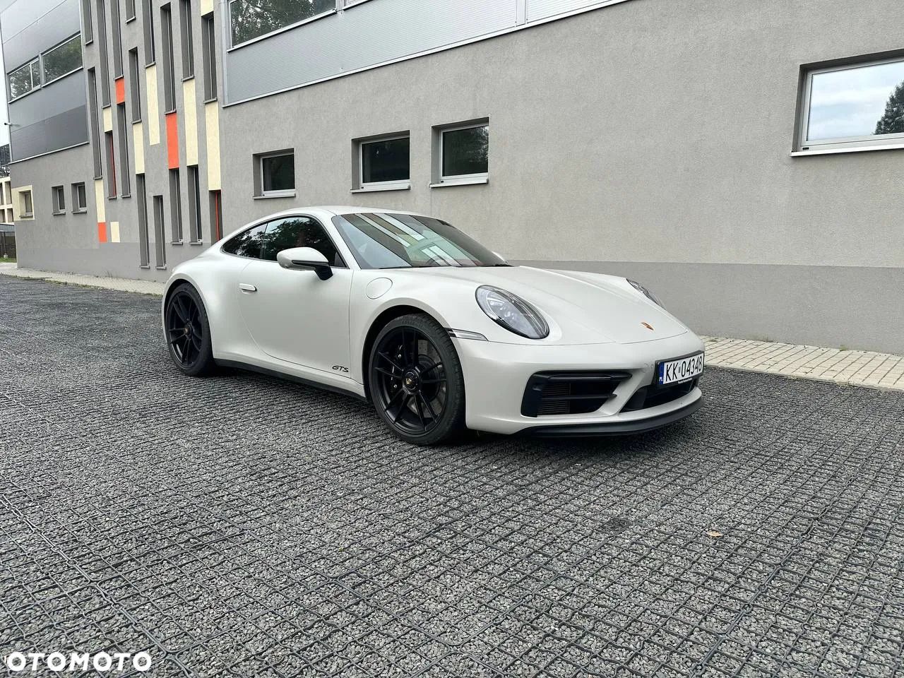 Porsche 911 Carrera 4 GTS - 1