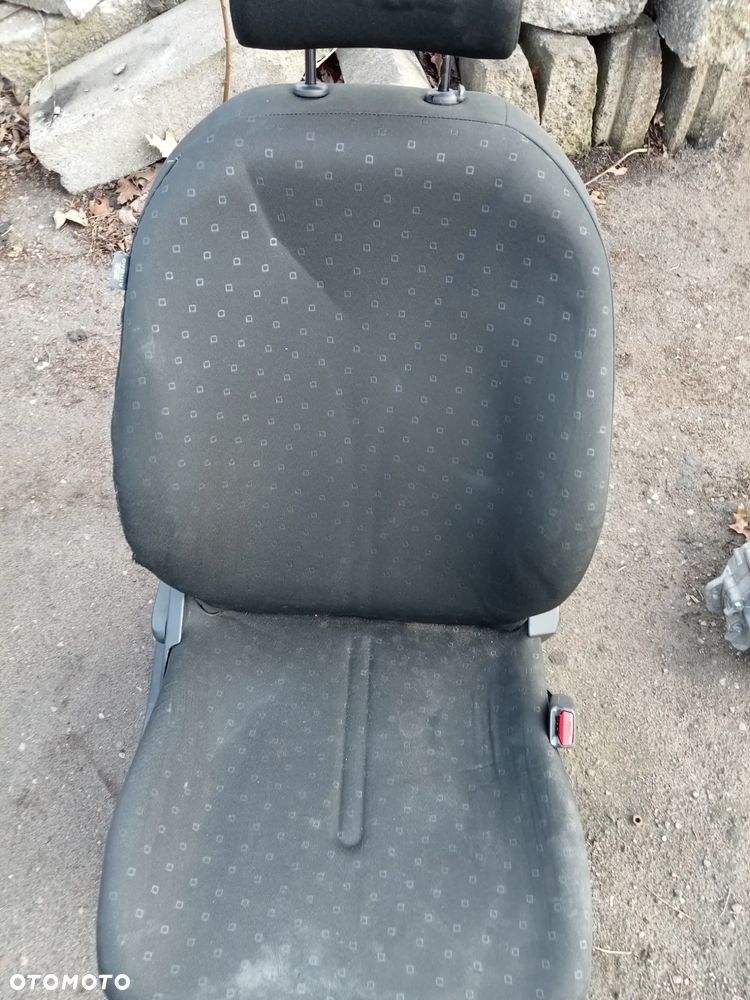 fotel prawy przód yaris 2 - 3