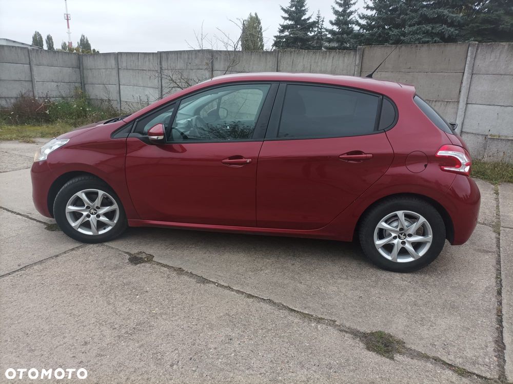Peugeot 208 - 6