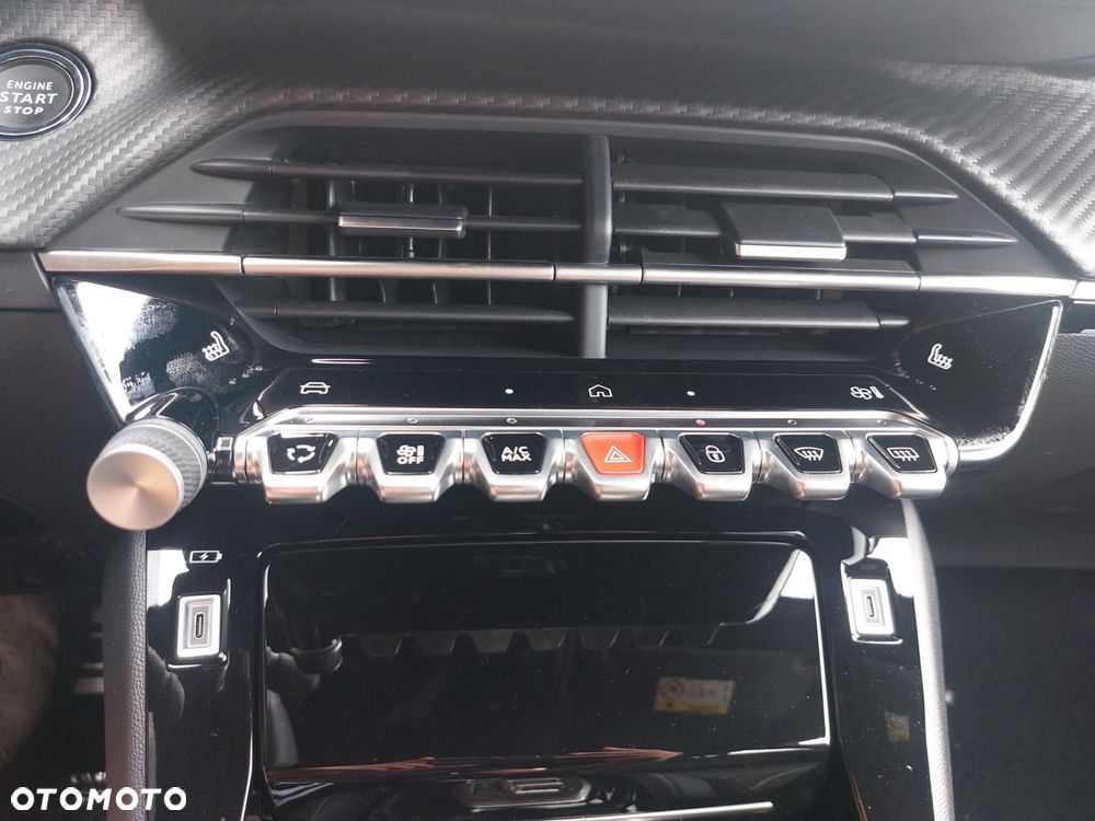 Peugeot 2008 PureTech mHEV GT Exclusive e-DCS6 - 24