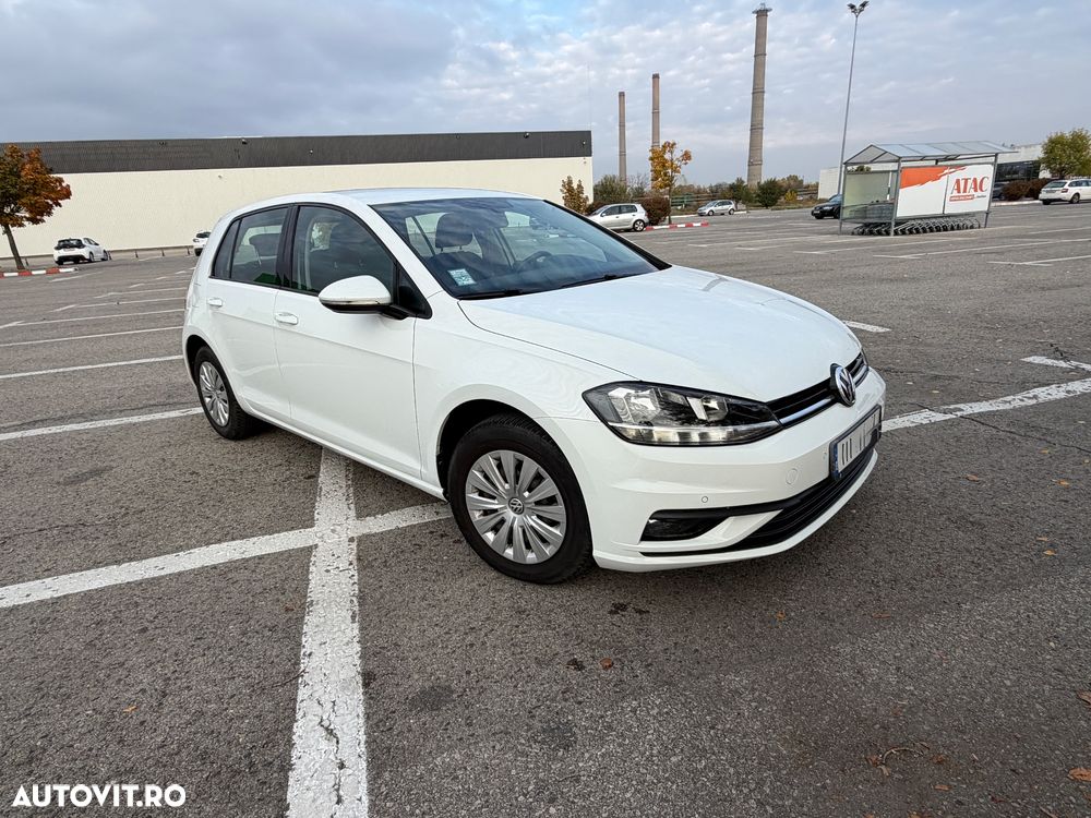Volkswagen Golf - 1