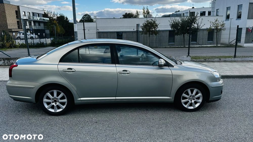 Toyota Avensis 1.8 VVT-i Luna - 4