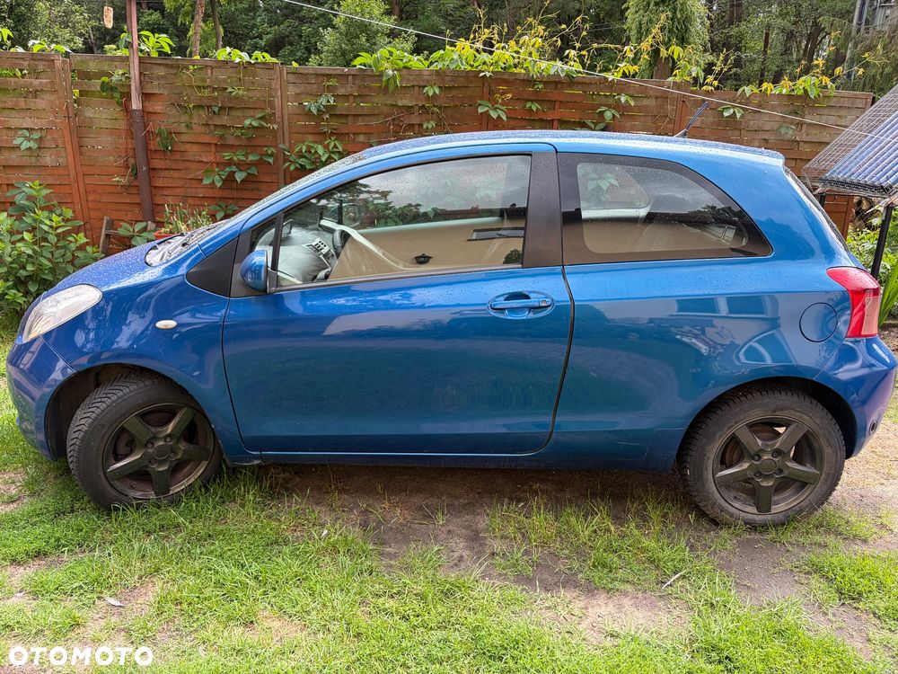 Toyota Yaris - 2