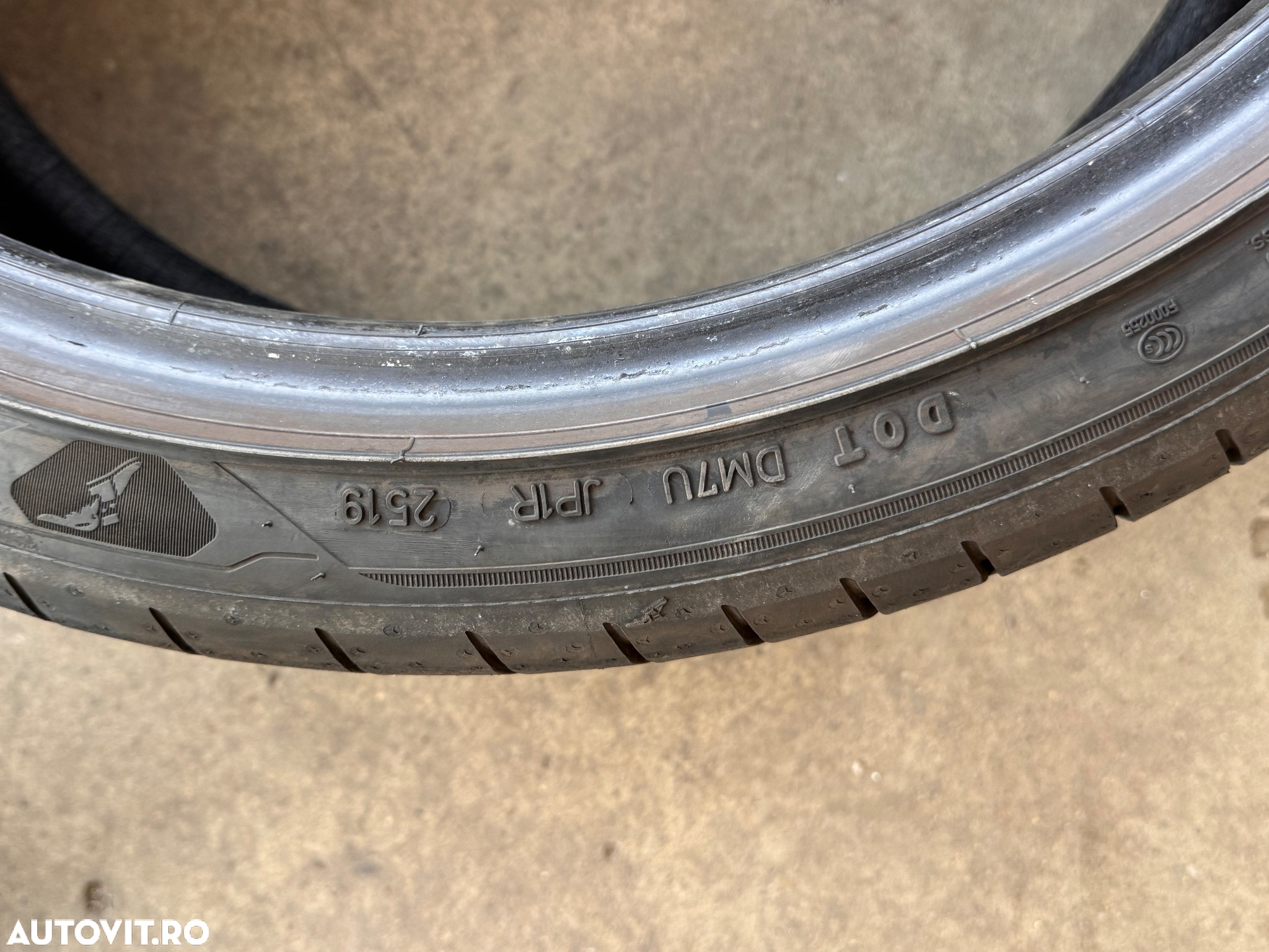 Vând 2 anvelope 245/35/20 goodyear de vară ca noi - 8
