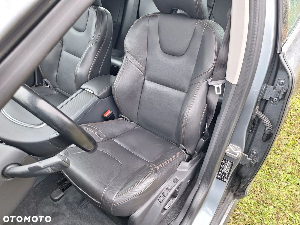 Volvo XC 60 D3 Drive-E Momentum - 11