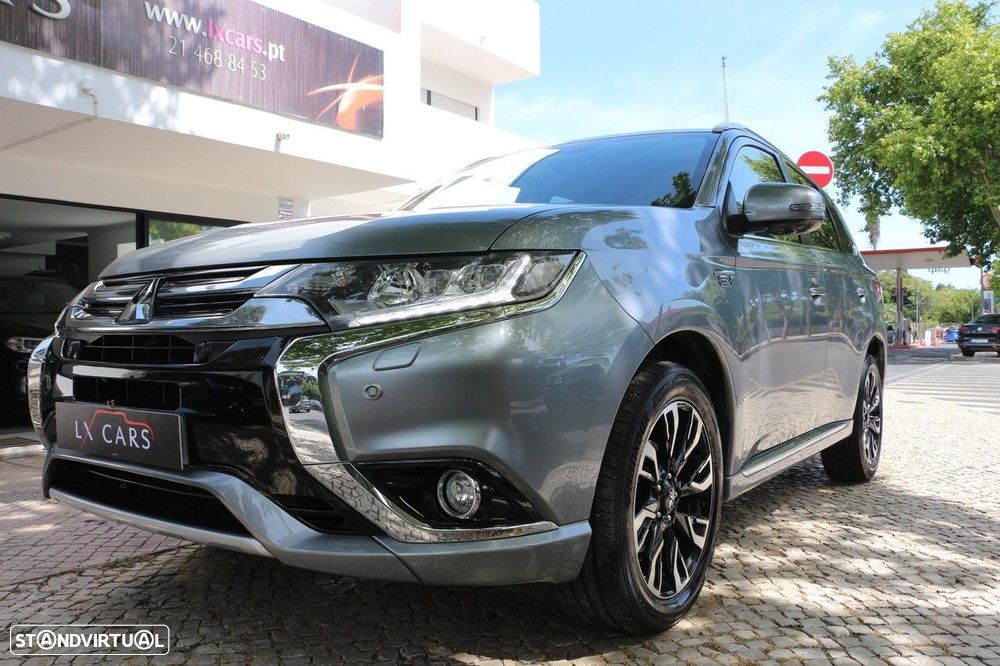 Mitsubishi Outlander 2.0 MIVEC Instyle Navi+ - 3