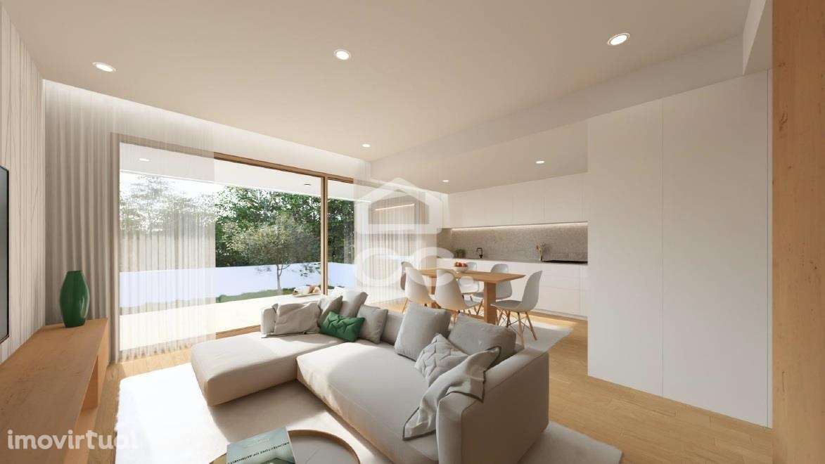 Moradia com projecto de arquitectura em Santa Clara - Grande imagem: 2/34