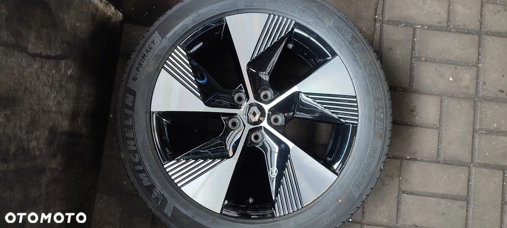 Felgi 403003990R 5x114,3 7Jx18 Cali Renault Megane E TECH Komplet - 5