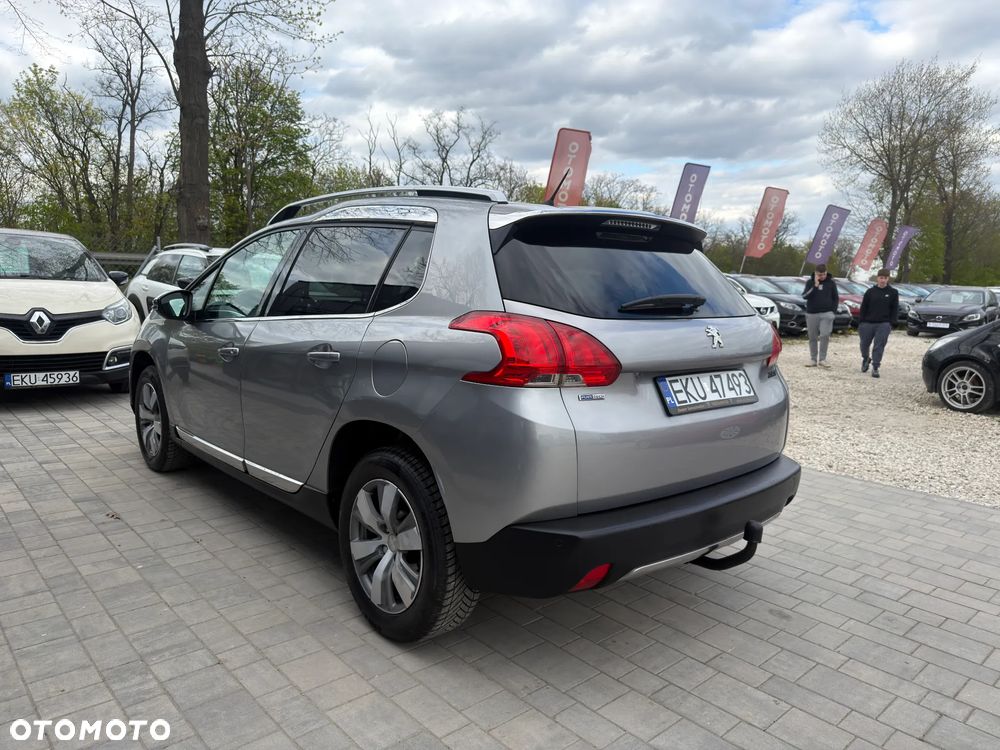 Peugeot 2008 1.2 Pure Tech GPF Allure S&S - 4