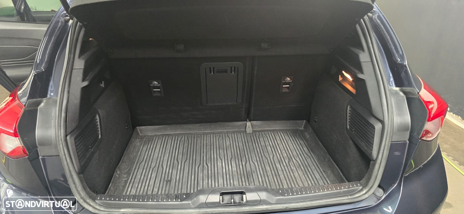 Ford Focus 1.5 TDCi EcoBlue ST-Line - 9