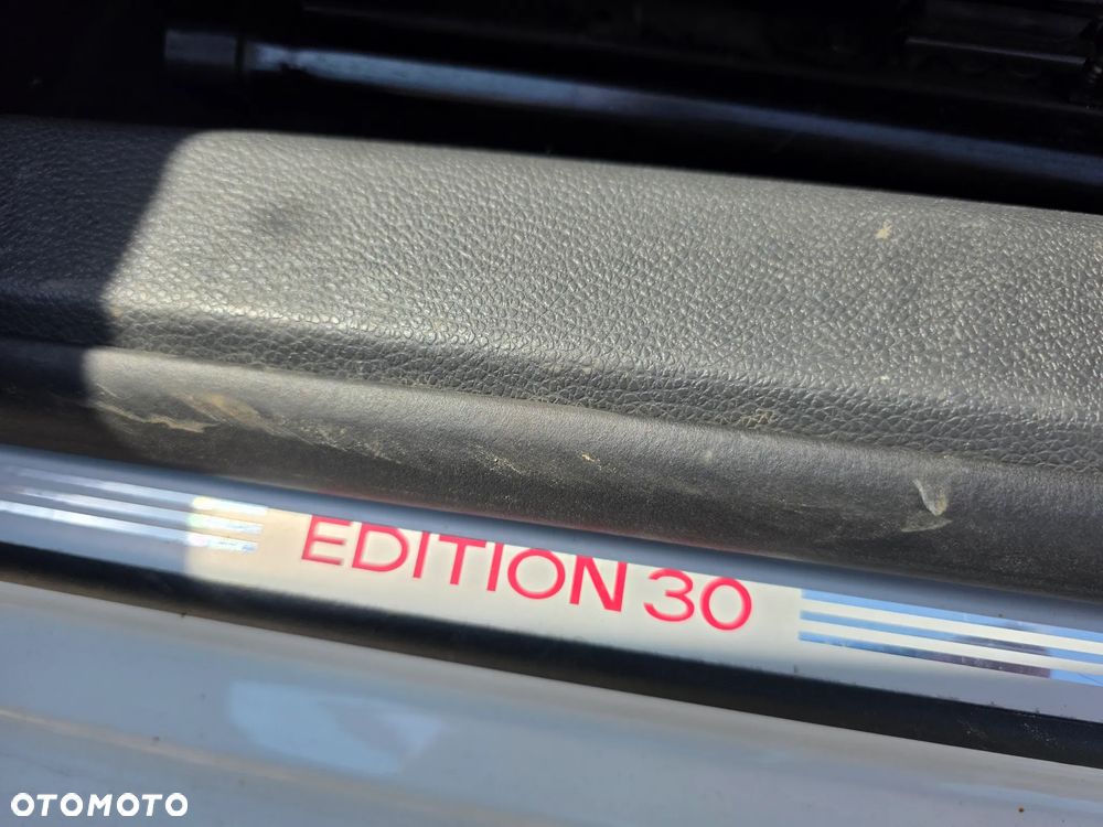 Volkswagen Golf 2.0 GTI Edition 30 - 8