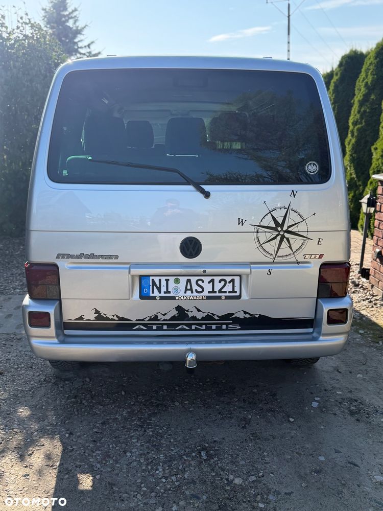 Volkswagen Multivan - 24