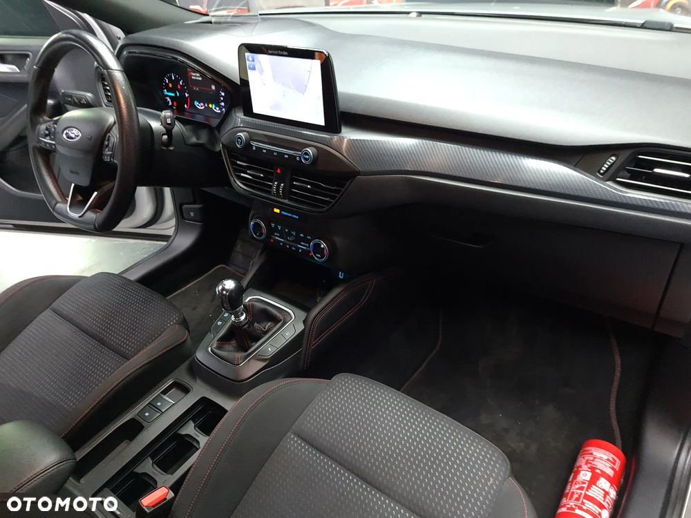 Ford Focus 1.5 EcoBlue Start-Stopp-System ST-LINE X - 34