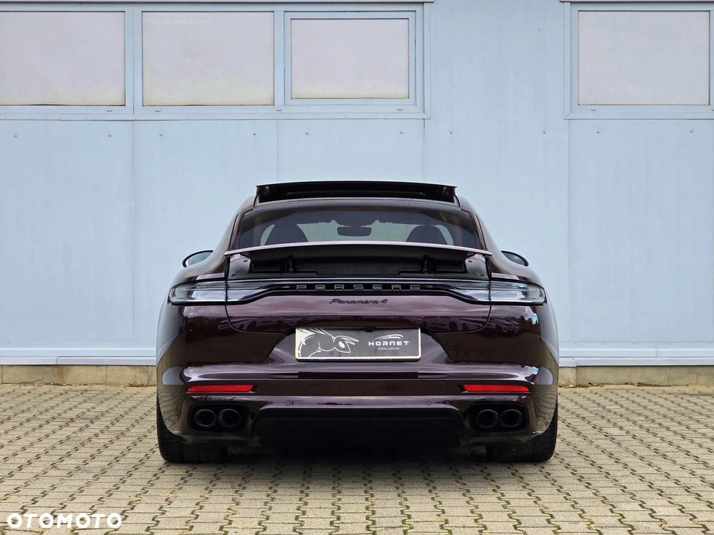 Porsche Panamera 4 Platinum Edition - 3