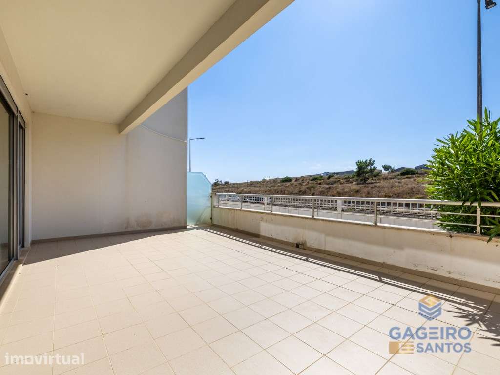Apartamento T3 a poucos minutos da Baía de São Martinho do Porto - Grande imagem: 3/38