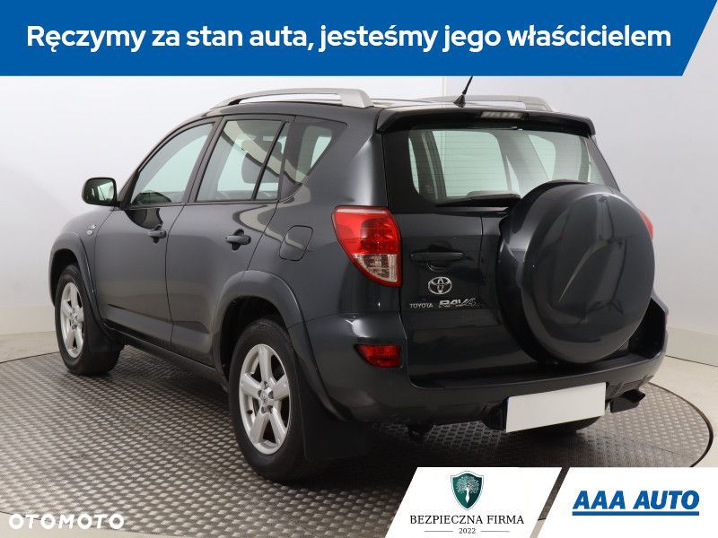 Toyota RAV4 - 6
