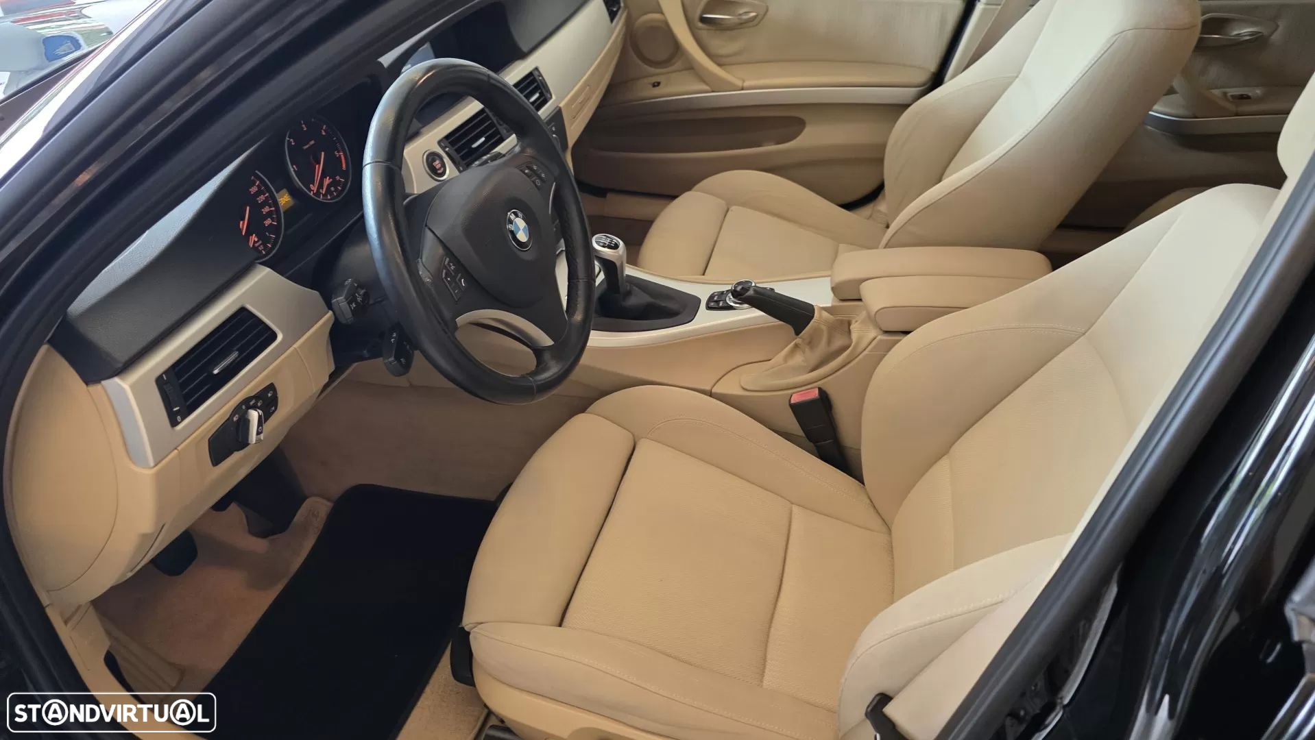 BMW 318 d Touring Navigation Sport - 31
