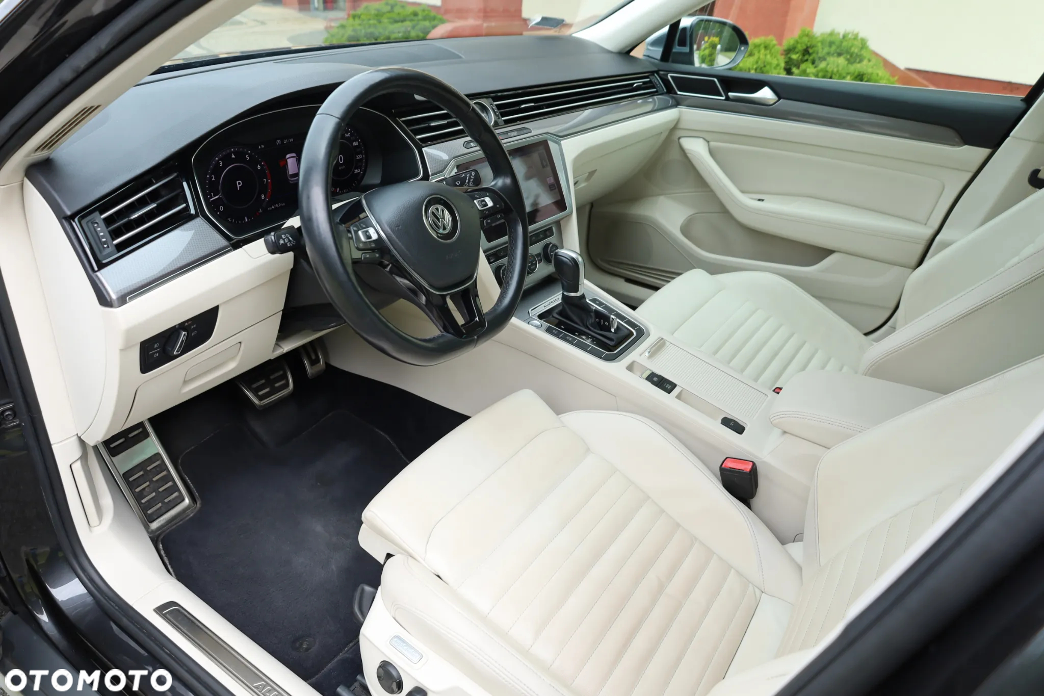 Volkswagen Passat Alltrack 2.0 TSI BMT 4Mot DSG - 13