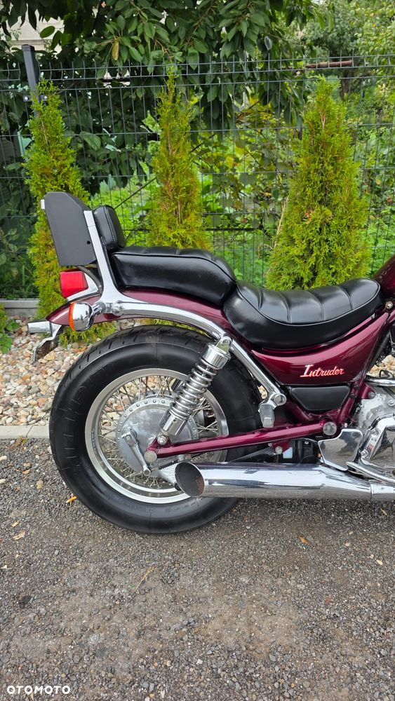 Suzuki Intruder - 4