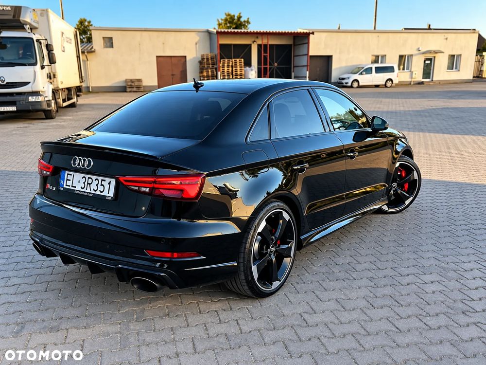 Audi RS3 Limousine - 3