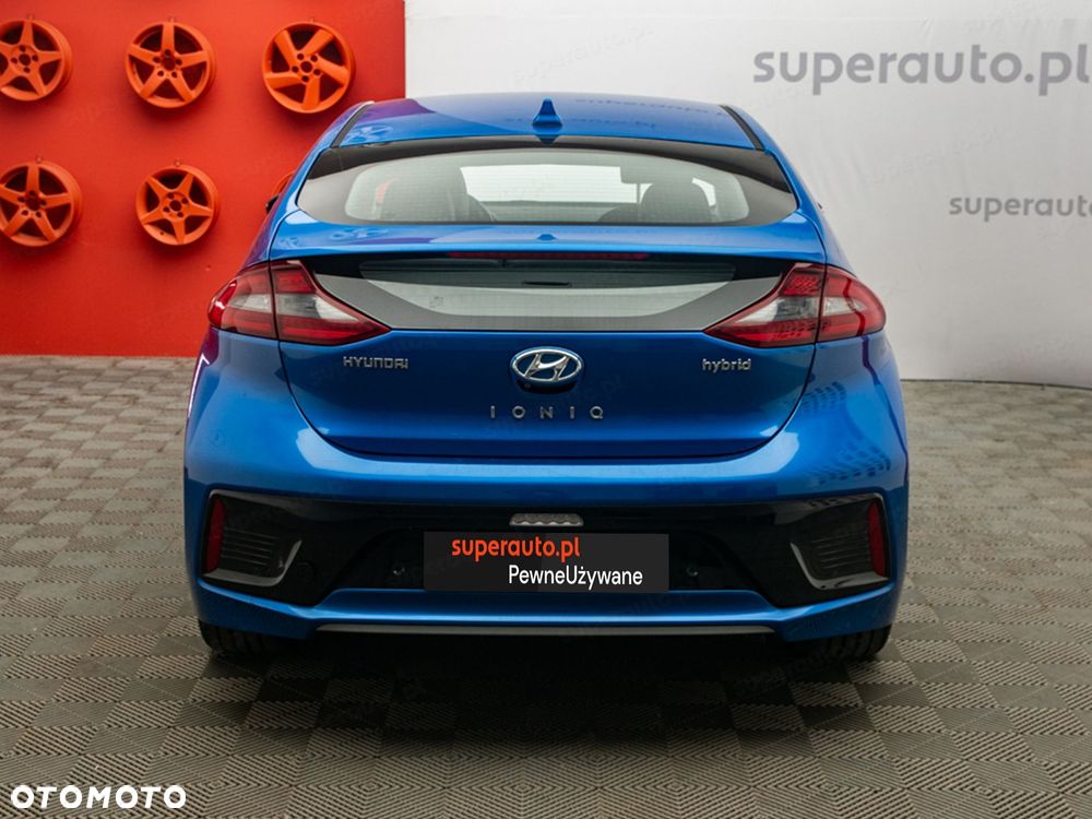 Hyundai IONIQ - 8