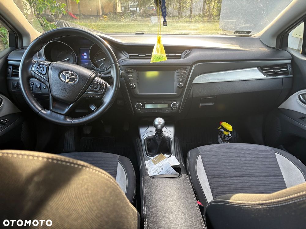 Toyota Avensis 2.0 D-4D Prestige - 10