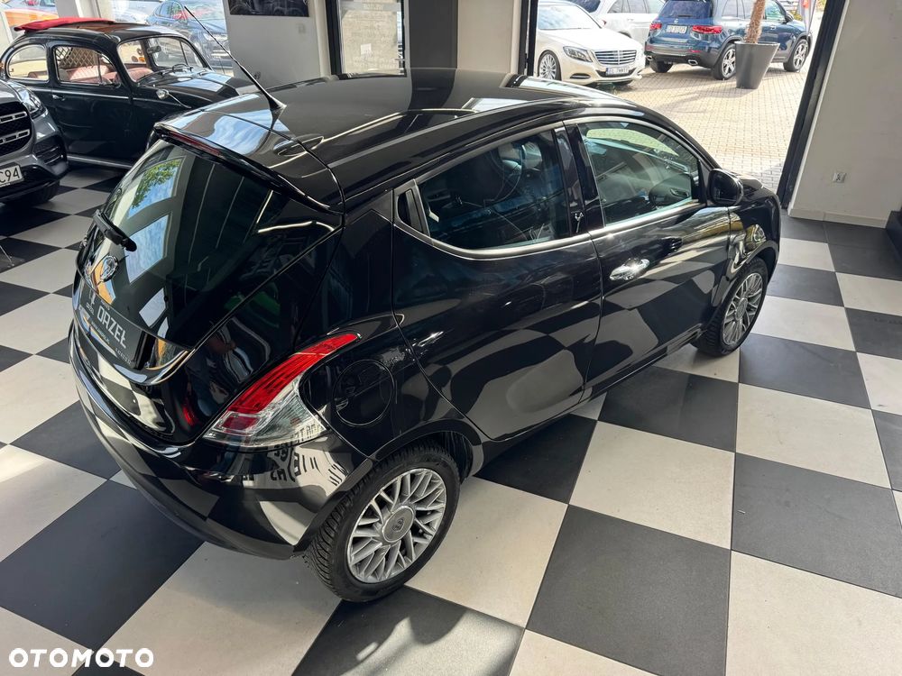 Lancia Ypsilon Y 1.2 8v Gold - 14