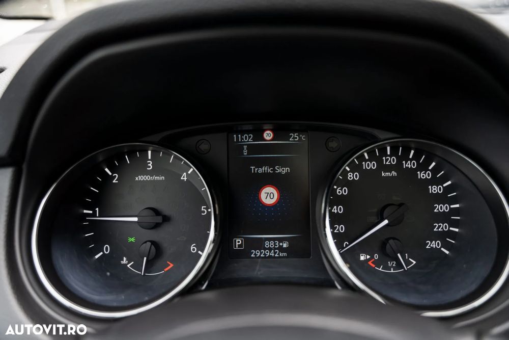 Nissan Qashqai 1.6 DCI Start/Stop X-TRONIC Tekna - 28