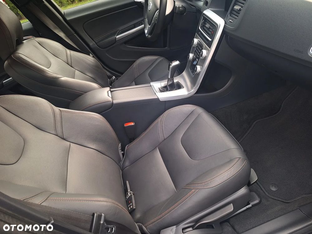 Volvo S60 Cross Country D4 Momentum - 30