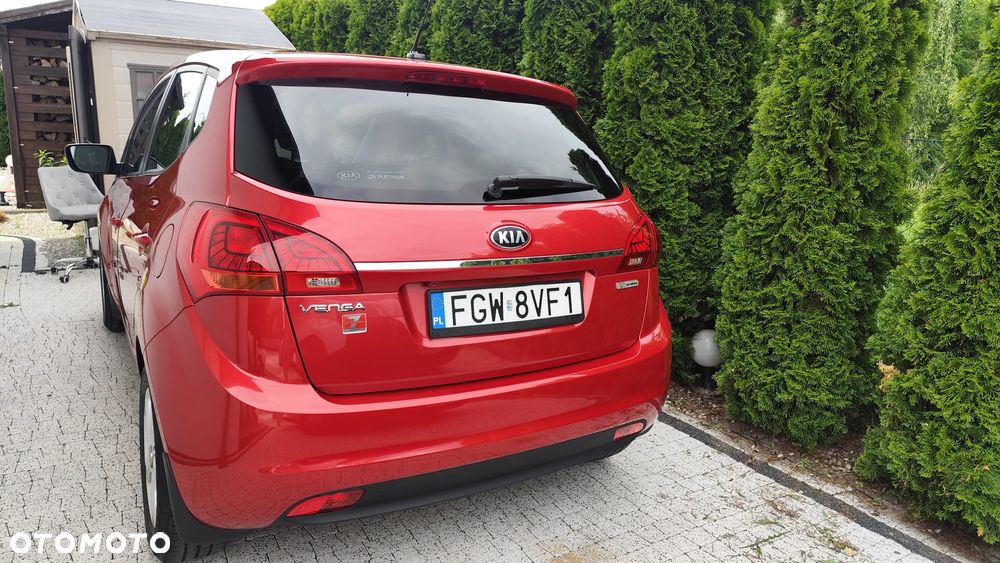 Kia Venga 1.6 L - 8