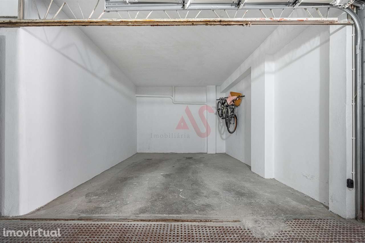 Garagem Fechada na Av. Mouzinho de Albuquerque, Póvoa de Varzim - Grande imagem: 3/3